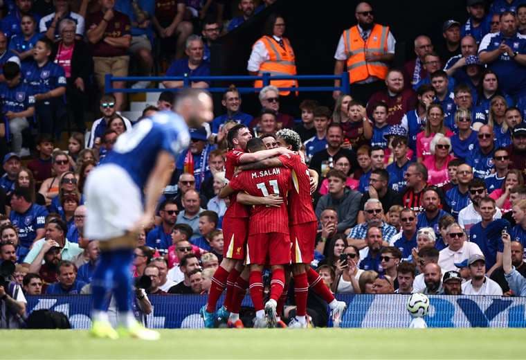 Liverpool se va al parón como líder, Manchester City y Arsenal remontan