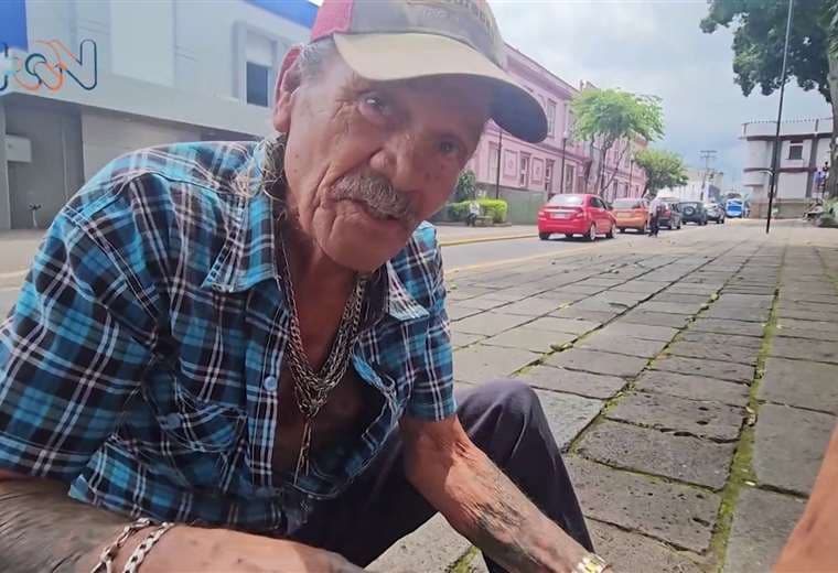 “Chorrito”: el último bolero del Parque Central de Alajuela